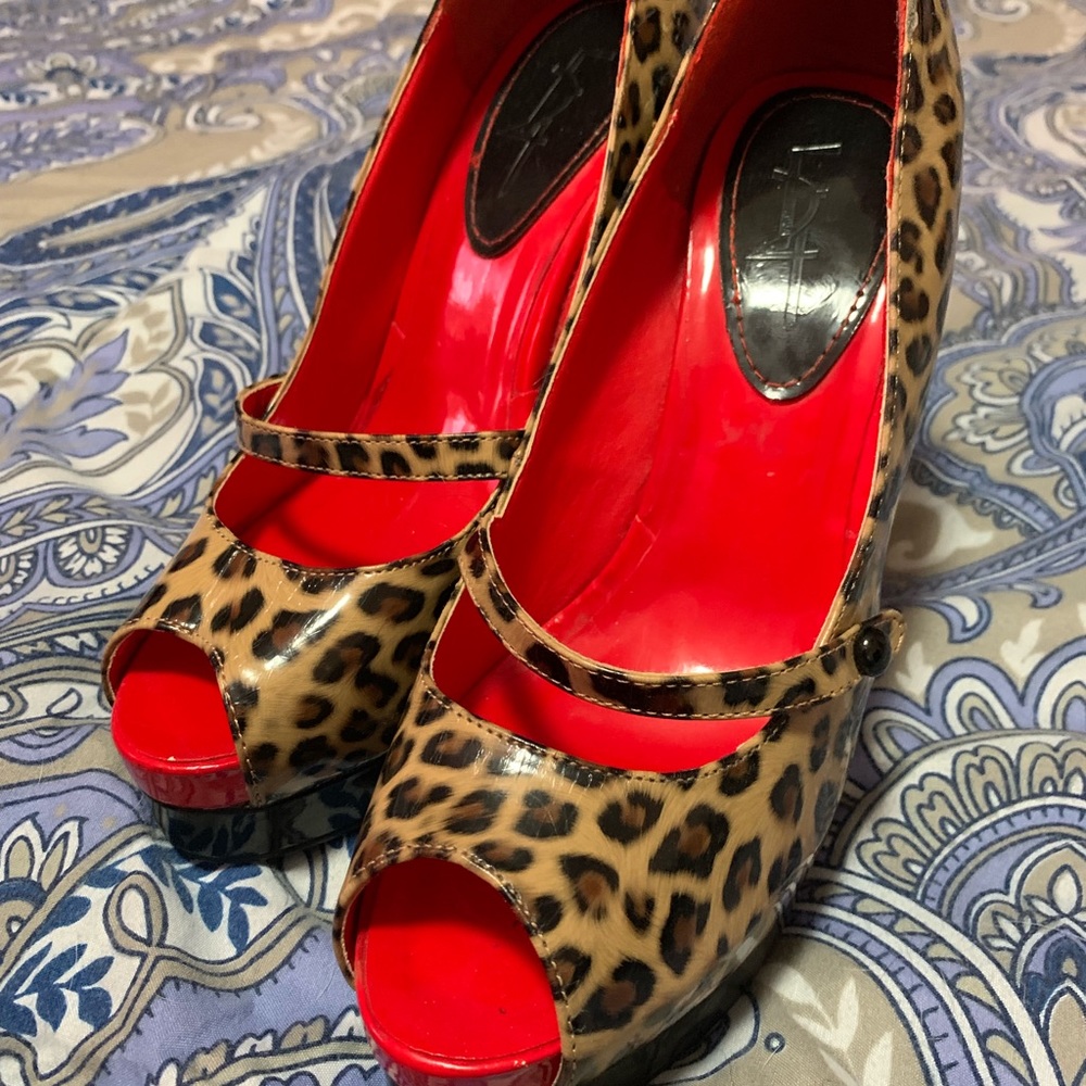 Heels - Picture 2 of 4